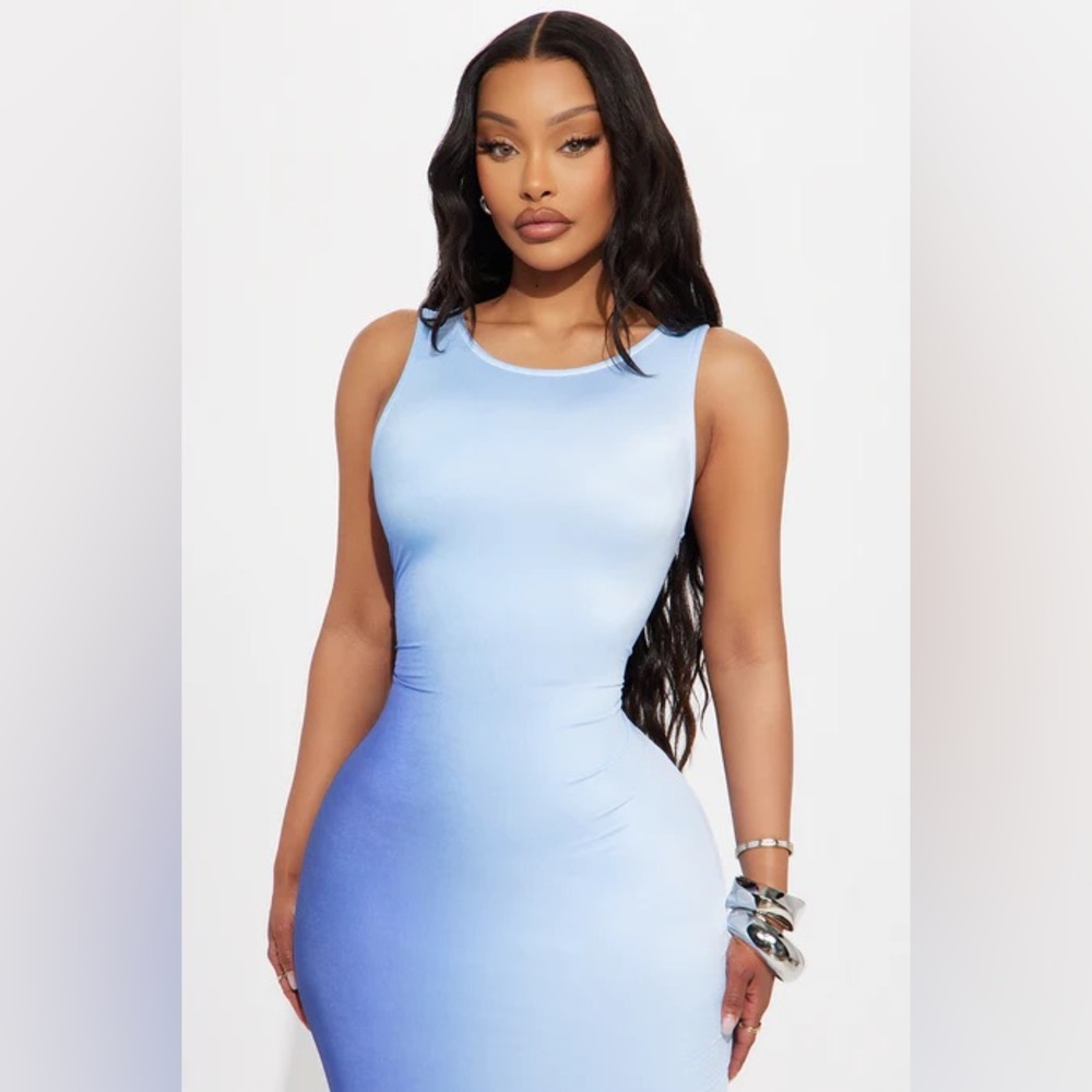 Elegant Blue Maxi Dress - Picture 2 of 3